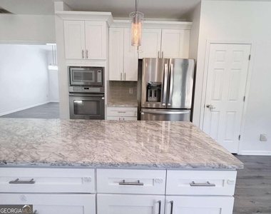 2435 Cross Springs Drive - Photo Thumbnail 18