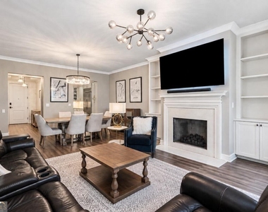 2233 Peachtree Road Ne - Photo Thumbnail 10