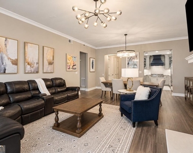 2233 Peachtree Road Ne - Photo Thumbnail 9