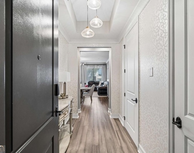 2233 Peachtree Road Ne - Photo Thumbnail 1