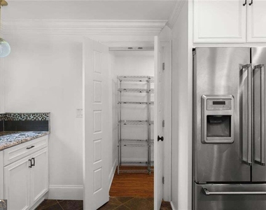 212 Kings Row - Photo Thumbnail 25