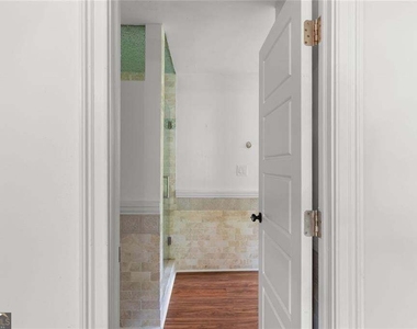 212 Kings Row - Photo Thumbnail 51