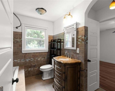 212 Kings Row - Photo Thumbnail 77