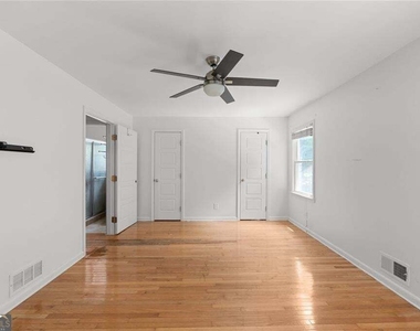 212 Kings Row - Photo Thumbnail 111