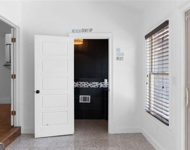 212 Kings Row - Photo Thumbnail 46