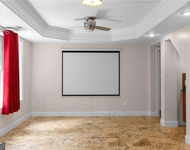 212 Kings Row - Photo Thumbnail 90