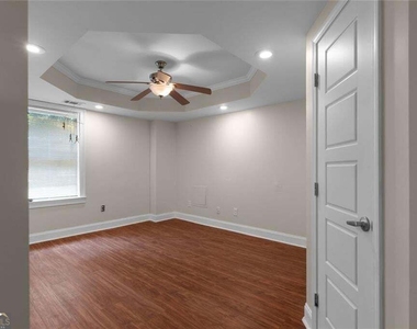 212 Kings Row - Photo Thumbnail 104