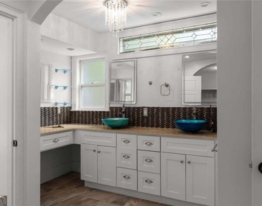 212 Kings Row - Photo Thumbnail 67