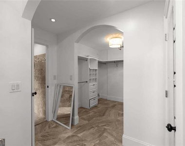 212 Kings Row - Photo Thumbnail 70