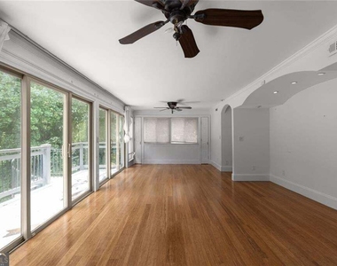 212 Kings Row - Photo Thumbnail 63