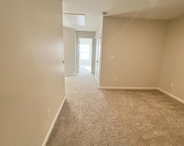 1374 Brookmere Way - Photo Thumbnail 16