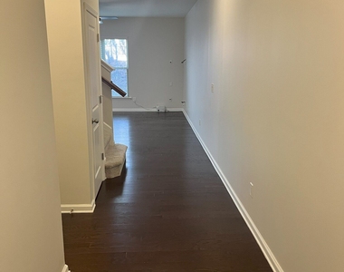 1374 Brookmere Way - Photo Thumbnail 2