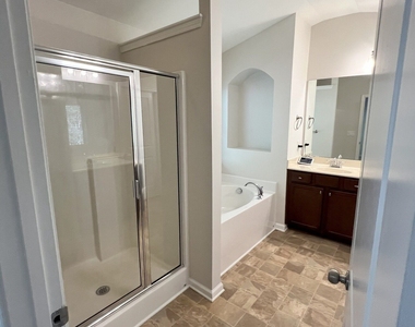 1374 Brookmere Way - Photo Thumbnail 18
