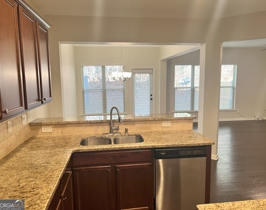 1374 Brookmere Way - Photo Thumbnail 10