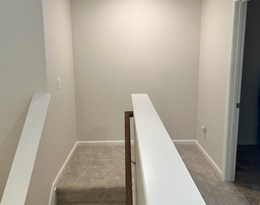1374 Brookmere Way - Photo Thumbnail 13