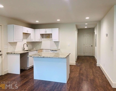 364 Brooks Avenue Sw - Photo Thumbnail 2