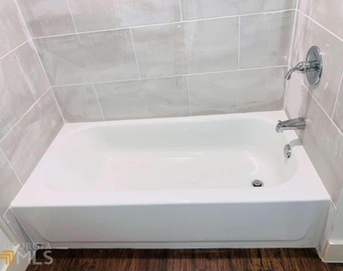 364 Brooks Avenue Sw - Photo Thumbnail 11