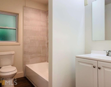 364 Brooks Avenue Sw - Photo Thumbnail 9