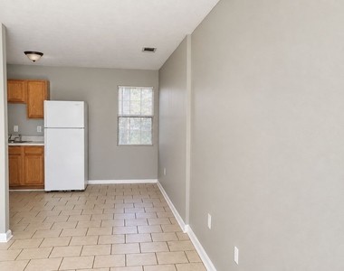 209 E Wilson Street - Photo Thumbnail 2