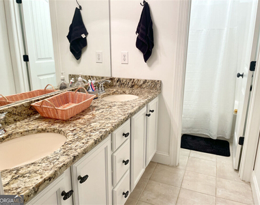 369 Hillside Drive - Photo Thumbnail 12
