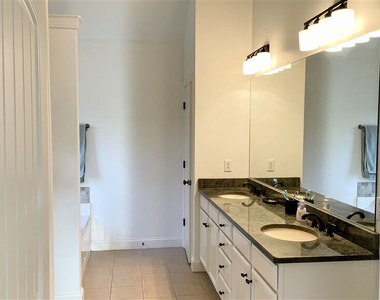 369 Hillside Drive - Photo Thumbnail 11