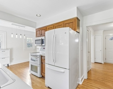 147 Glen Ave - Photo Thumbnail 12