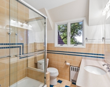 147 Glen Ave - Photo Thumbnail 24