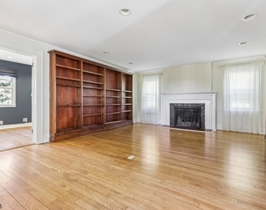 147 Glen Ave - Photo Thumbnail 4