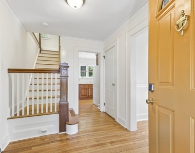 147 Glen Ave - Photo Thumbnail 3