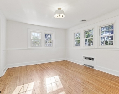147 Glen Ave - Photo Thumbnail 10