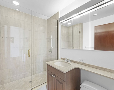 West 48th Street - Photo Thumbnail 8
