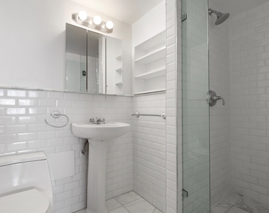 340 East 51st Street - Photo Thumbnail 4