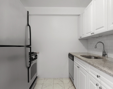 340 East 51st Street - Photo Thumbnail 5