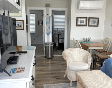 2307 Grand Central Avenue - Photo Thumbnail 7