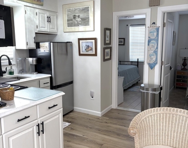 2307 Grand Central Avenue - Photo Thumbnail 5