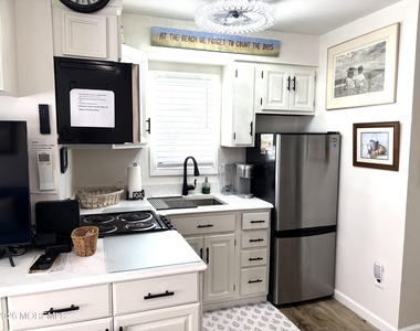 2307 Grand Central Avenue - Photo Thumbnail 3