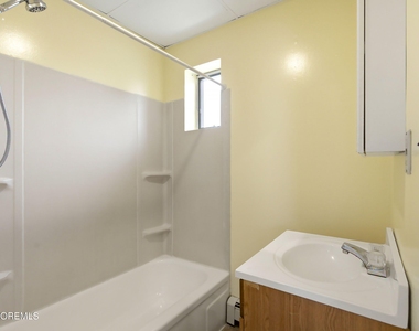 275 Laurence Parkway - Photo Thumbnail 4