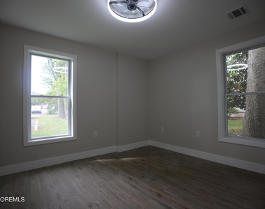 113 E Garwood Avenue - Photo Thumbnail 14