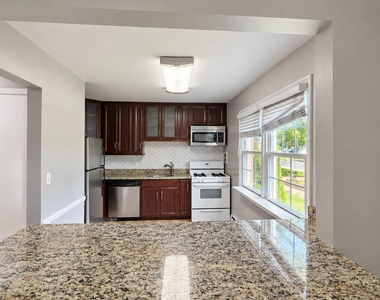 364 Westwood Avenue - Photo Thumbnail 14