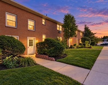 364 Westwood Avenue - Photo Thumbnail 2