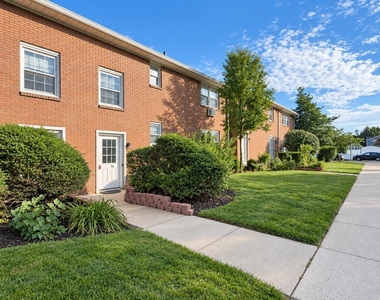364 Westwood Avenue - Photo Thumbnail 3