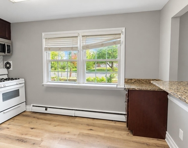 364 Westwood Avenue - Photo Thumbnail 13