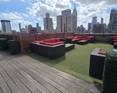 East 39th Street - Photo Thumbnail 4