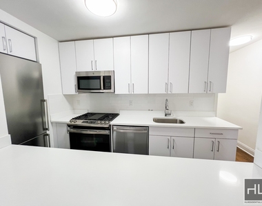 East 89th Street - Photo Thumbnail 5