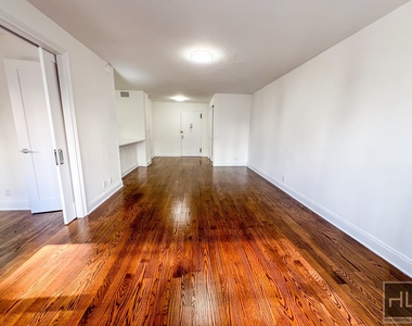 East 89th Street - Photo Thumbnail 2