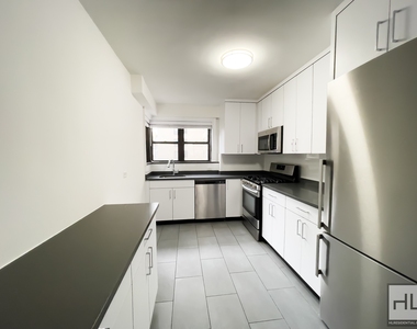 East 89th Street - Photo Thumbnail 3