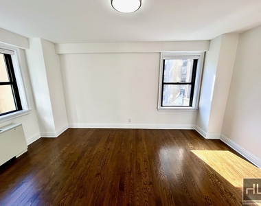 East 89th Street - Photo Thumbnail 2