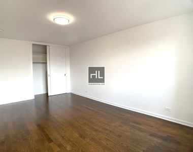 E 16 St - Photo Thumbnail 4