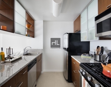 West 23rd Street - Photo Thumbnail 2