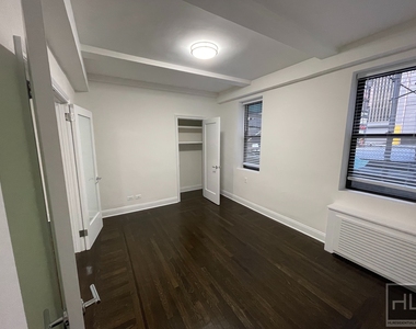 West 55 Street - Photo Thumbnail 1